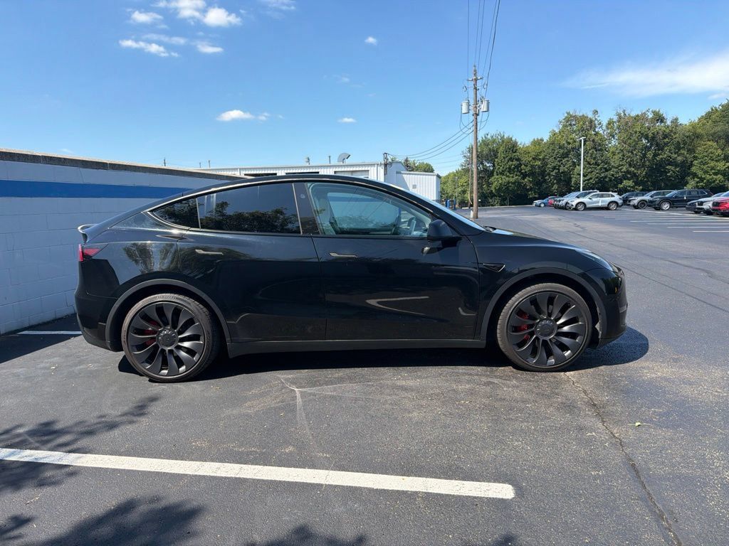 Used 2023 Tesla Model Y Performance AWD/4WD image 6