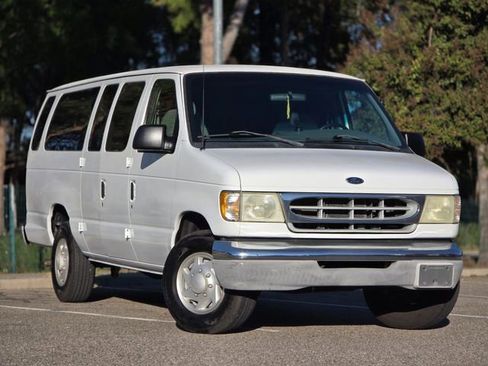 Used 2002 Ford E-350 and Econoline 350 XLT image 1
