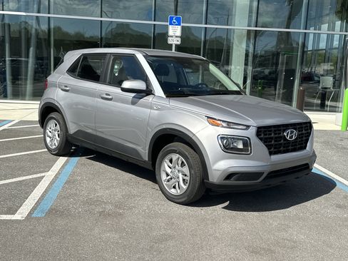 New 2026 Hyundai Venue SE image 5