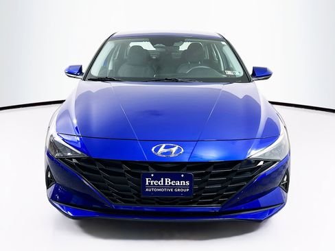 Certified 2023 Hyundai Elantra SE image 2