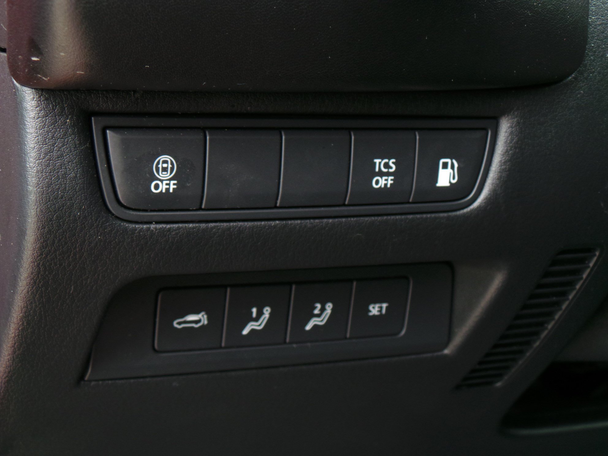 Certified 2025 MAZDA CX-50 AWD 2.5 Hybrid w/ Premium Pkg image 29