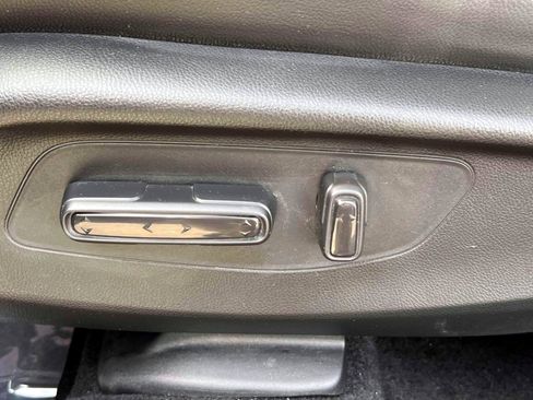 Used 2023 Honda HR-V EX-L image 16