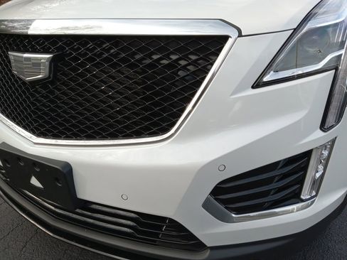 Used 2025 Cadillac XT5 Sportv w/ LPO, Red Accent Package image 8