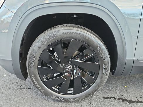 New 2026 Volkswagen Atlas SE image 10