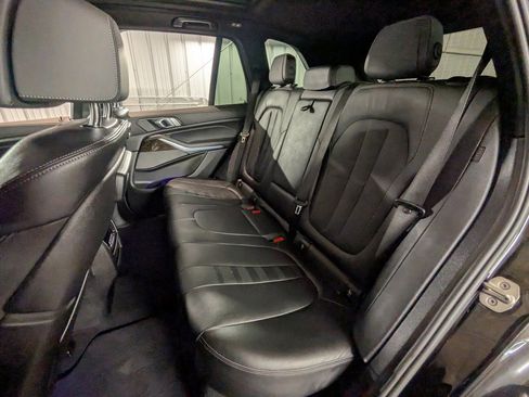 Used 2021 BMW X5 xDrive40i w/ M Sport Package image 22