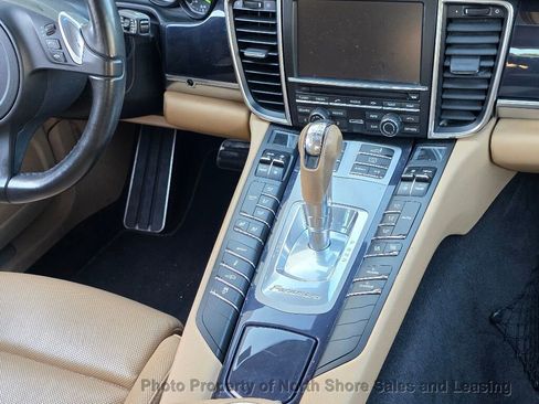 Used 2015 Porsche Panamera S image 44