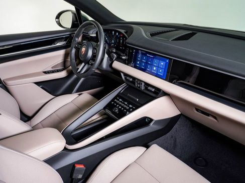 New 2026 Porsche Macan 4 Electric image 14