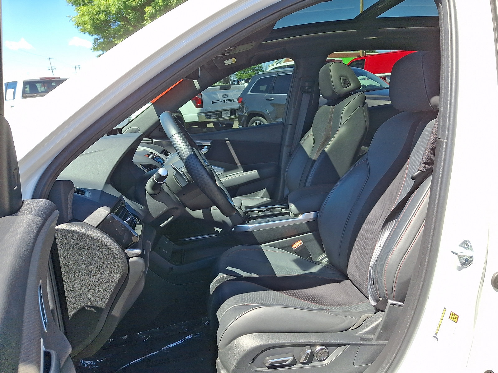 Certified 2025 Acura RDX w/ Advance Package AWD/4WD image 13
