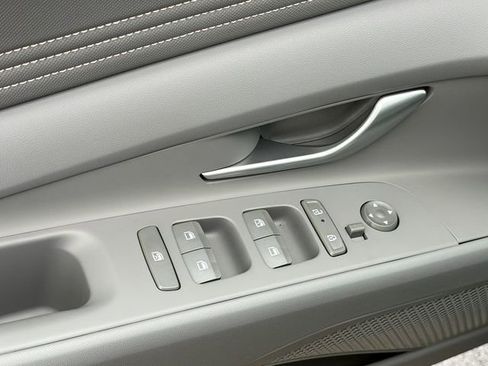 New 2026 Hyundai Elantra Sport FWD image 17