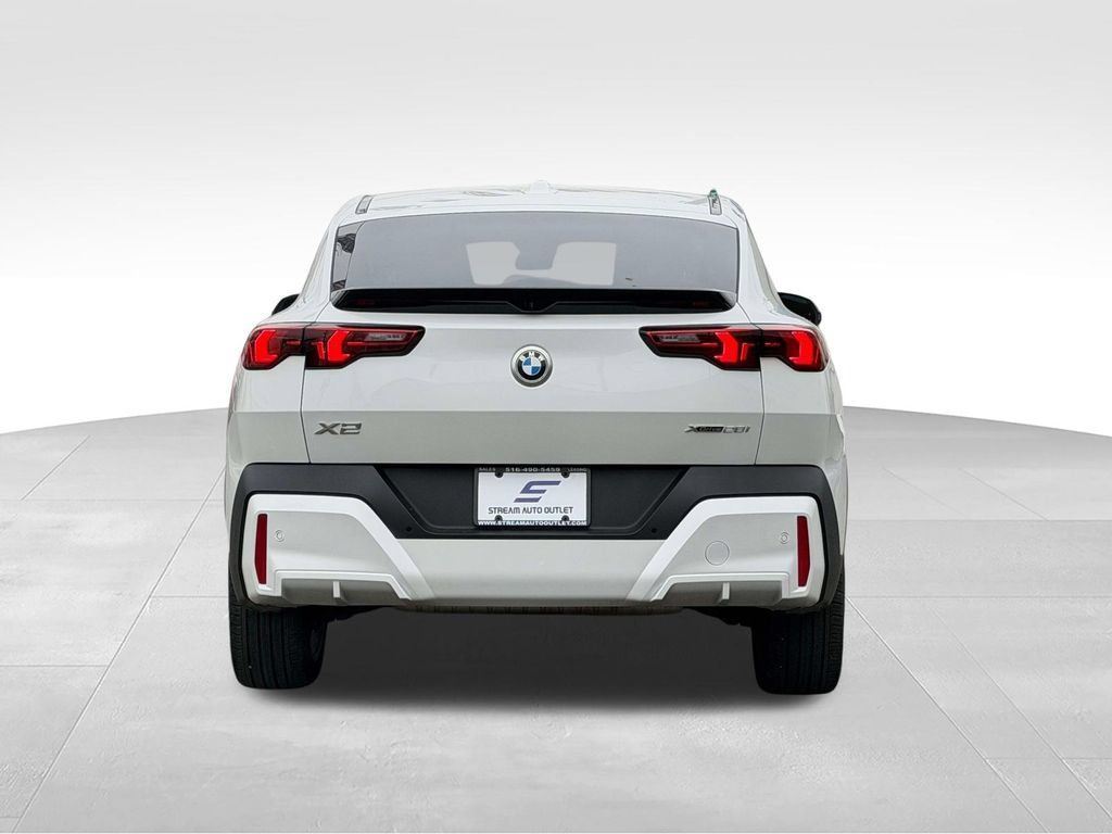Used 2026 BMW X2 xDrive28i AWD/4WD image 8