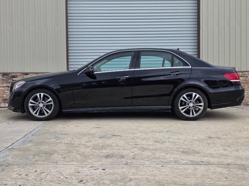 Used 2016 Mercedes-Benz E 350 4MATIC Sedan image 2