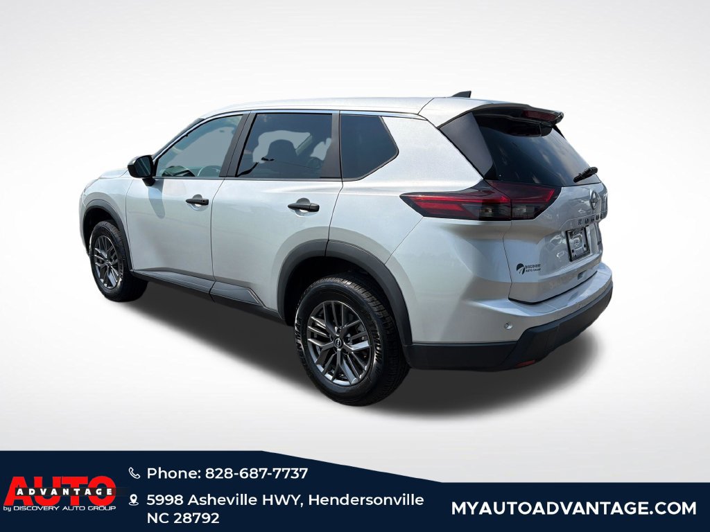 Used 2024 Nissan Rogue S AWD/4WD image 4
