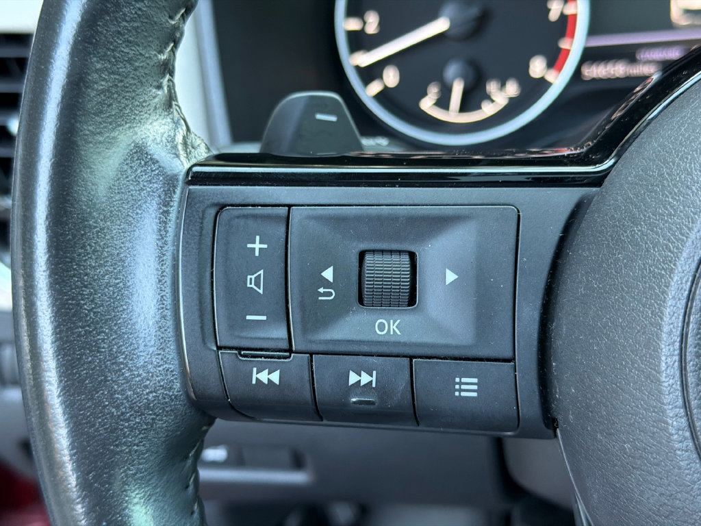 Used 2023 Nissan Rogue SV w/ SV Premium Package FWD image 25