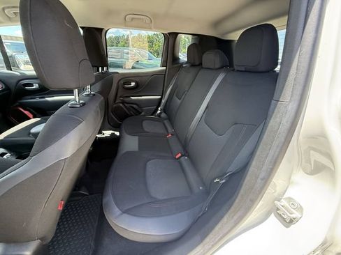 Used 2023 Jeep Renegade Trailhawk AWD/4WD image 29