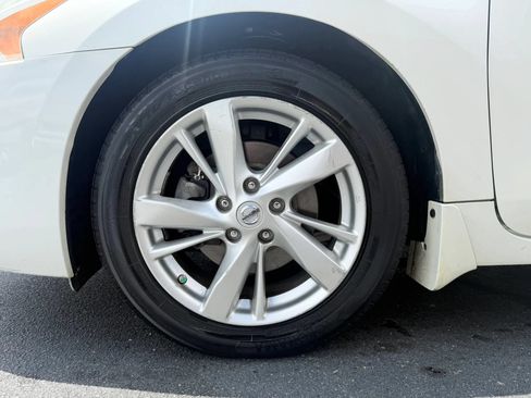 Used 2013 Nissan Altima 2.5 SL w/ Technology Pkg FWD image 24