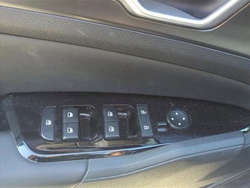 Used 2025 Kia Sportage EX AWD/4WD image 9