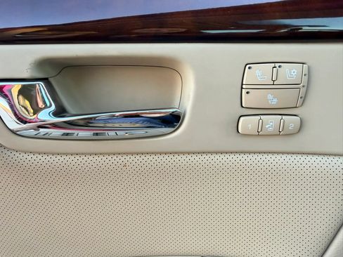 Used 2006 Cadillac DTS FWD image 16