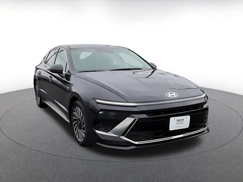 Used 2025 Hyundai Sonata SEL FWD image 3