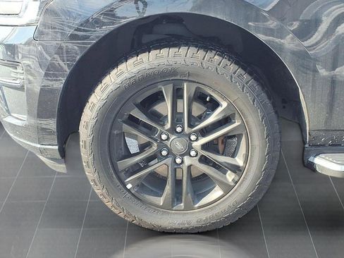 Used 2022 Ford Expedition XLT image 22