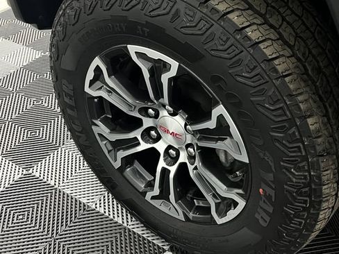 Used 2025 GMC Canyon AT4 AWD/4WD image 11