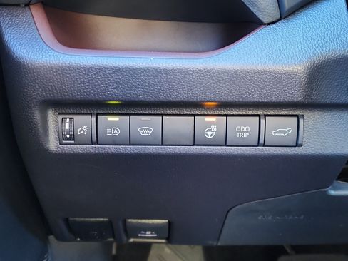 Used 2025 Toyota RAV4 Limited image 26