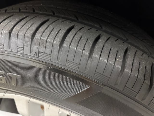Used 2023 Ford Explorer XLT RWD image 16