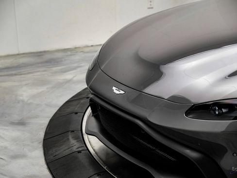 Used 2020 Aston Martin V8 Vantage Coupe image 27