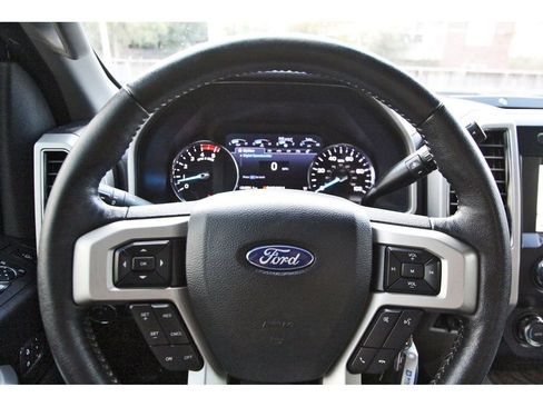 Used 2019 Ford F250 Lariat image 15