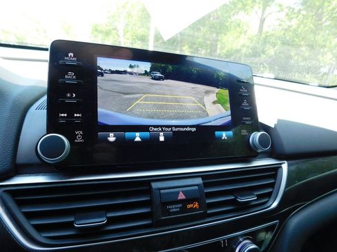 Used 2022 Honda Accord Sport image 11