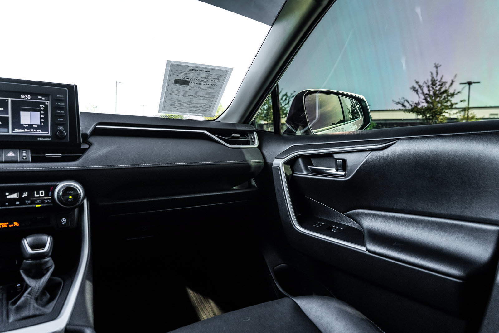 Used 2022 Toyota RAV4 XLE Premium FWD image 29