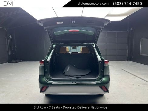 Used 2025 Toyota Highlander Platinum image 48