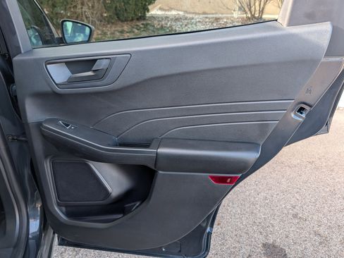 Used 2022 Ford Escape SE w/ Convenience Package image 32