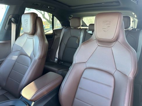 Certified 2024 Porsche Macan 4 Electric image 5