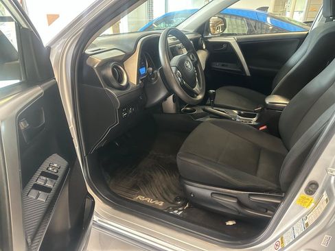 Used 2015 Toyota RAV4 LE AWD/4WD image 7