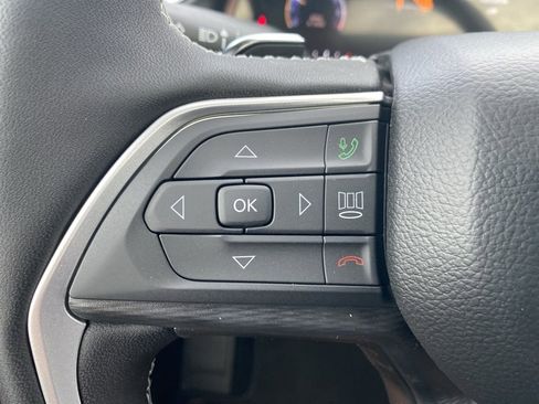 New 2025 Jeep Grand Cherokee L Altitude image 29