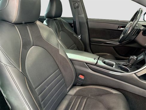 Used 2019 Toyota Avalon Touring image 29