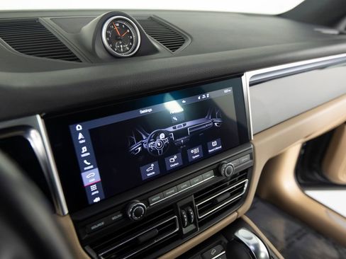 Certified 2021 Porsche Macan S AWD/4WD image 25