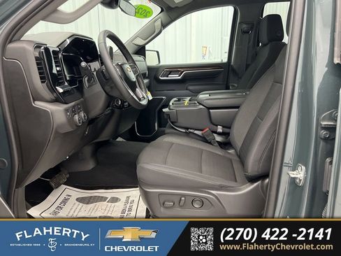 Used 2025 Chevrolet Silverado 1500 LT AWD/4WD image 9