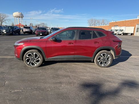 Certified 2025 Chevrolet Trax RS w/ Sunroof Package image 1