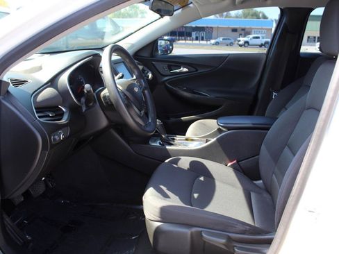 Used 2017 Chevrolet Malibu LS FWD image 9