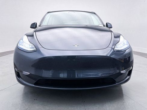 Used 2021 Tesla Model Y Long Range image 11