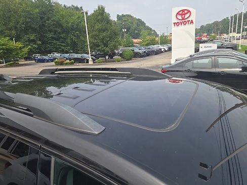 Used 2020 GMC Acadia AT4 w/ Driver Alert Package II AWD/4WD image 5