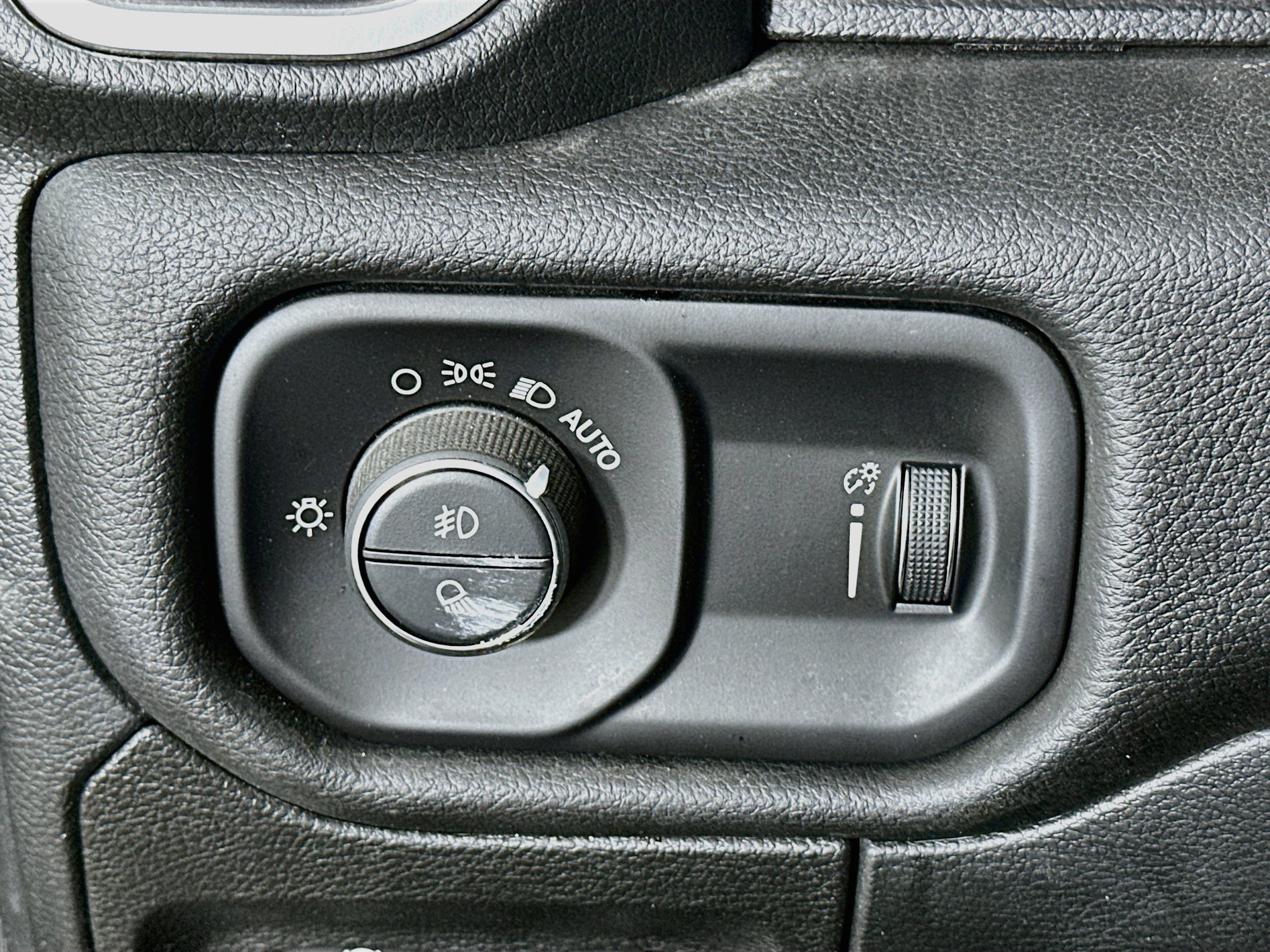 Used 2024 RAM 1500 Big Horn AWD/4WD image 17