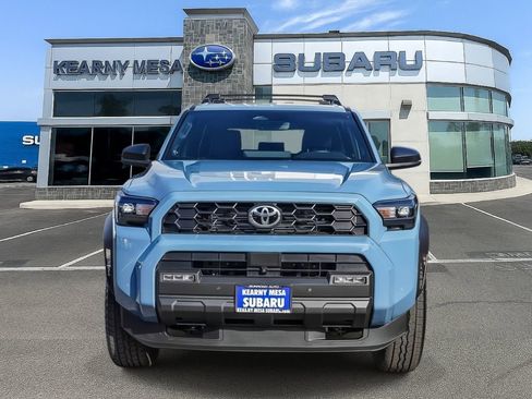 Used 2025 Toyota 4Runner TRD Off-Road Premium AWD/4WD image 2