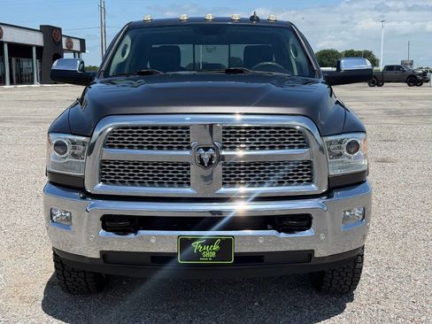 Used 2018 RAM 3500 Laramie AWD/4WD image 2