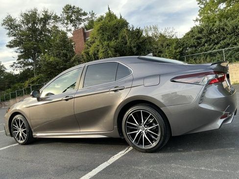 Used 2023 Toyota Camry SE image 7