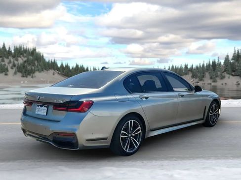 Used 2022 BMW 750i xDrive 750i xDrive Sedan 4D image 7