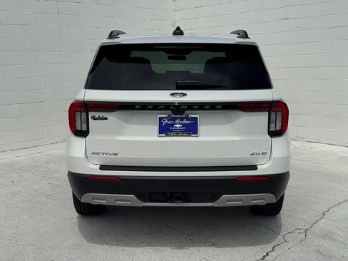 Used 2025 Ford Explorer Active w/ Active Comfort Package AWD/4WD image 11