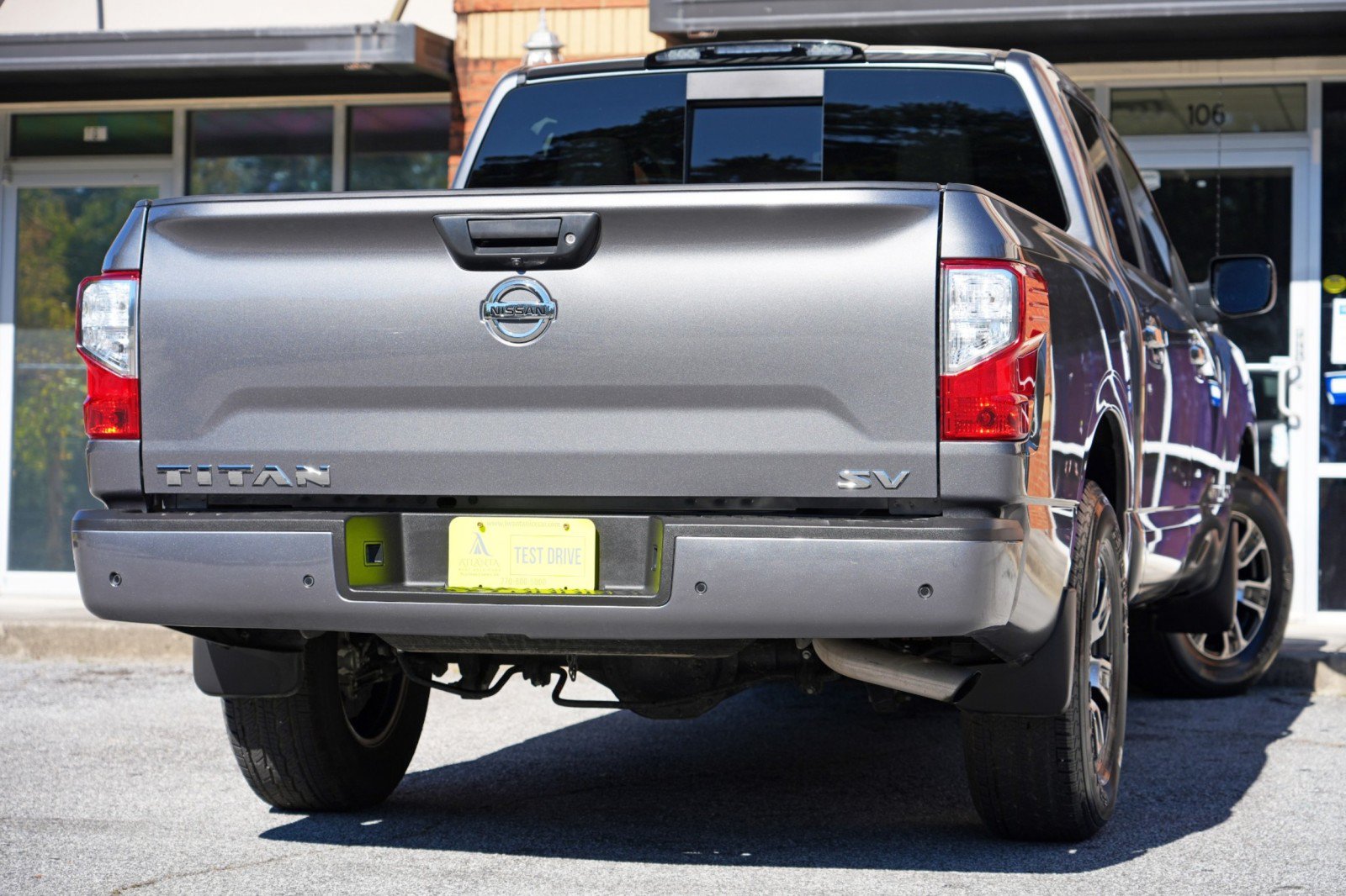 Used 2021 Nissan Titan SV RWD image 4
