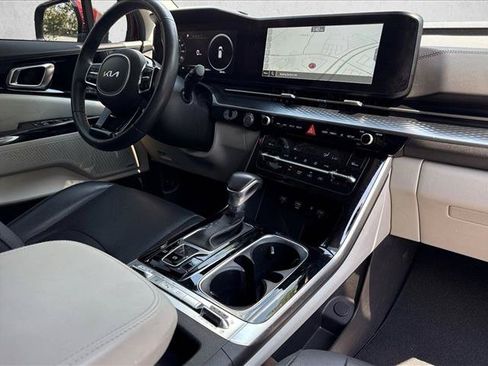 Used 2024 Kia Carnival SX Prestige FWD image 27